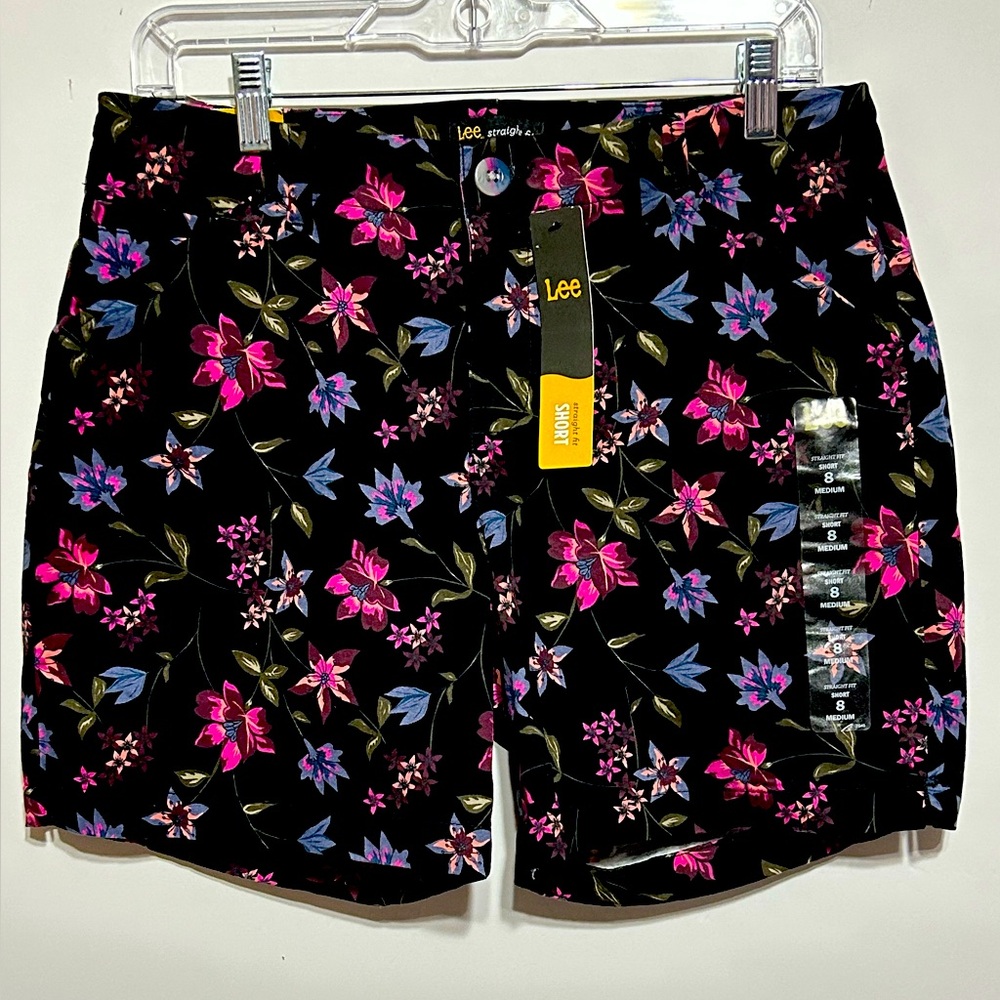 Lee Straight fit black with floral pattern Shorts